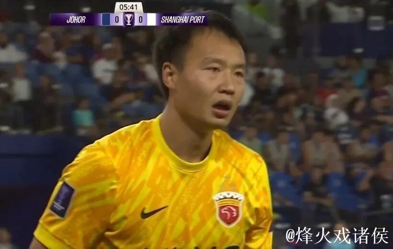亚冠-陈威12次神扑 上海海港客场0-0战平柔佛新山